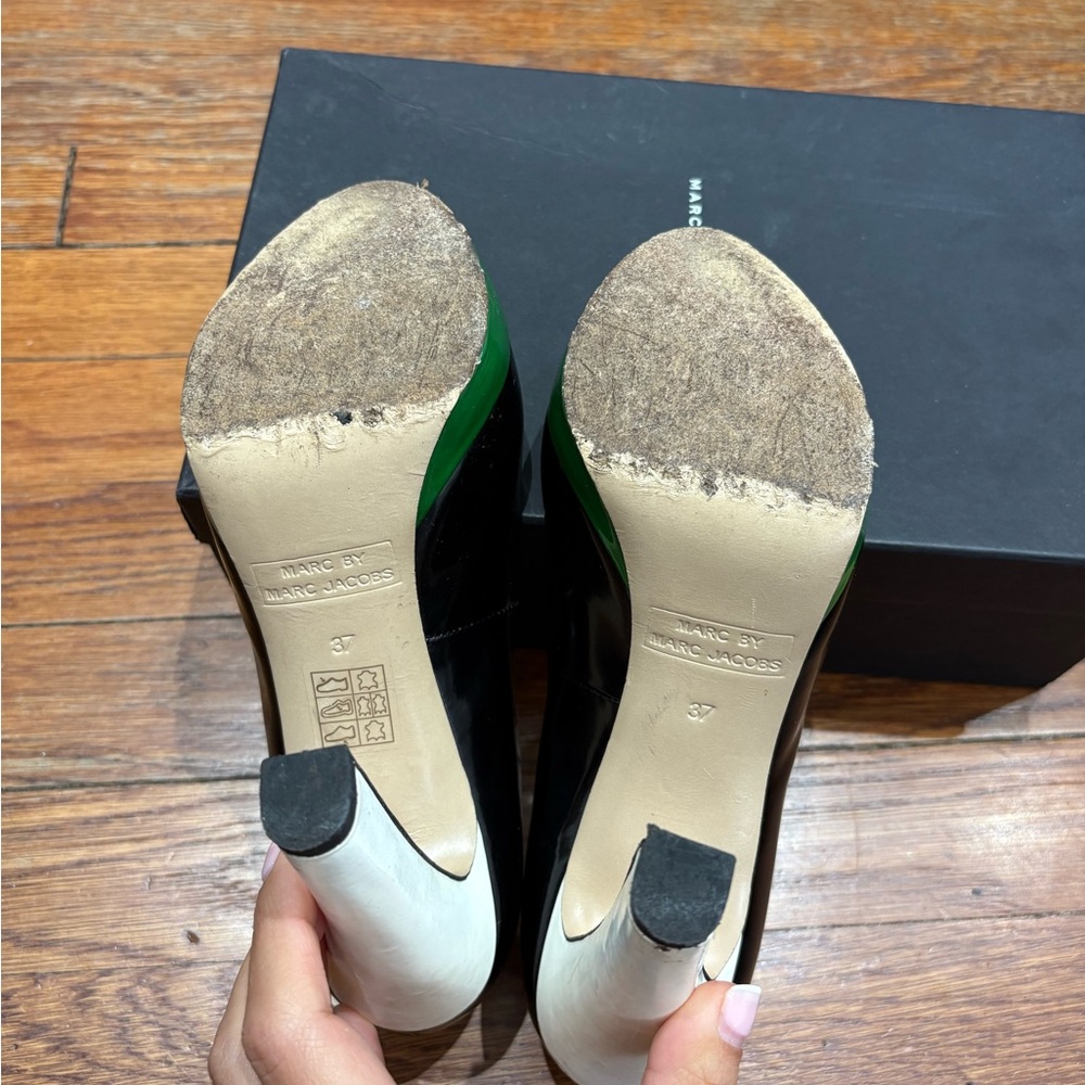 Marc Jacobs Black and Green Peep-Toe Heels - Picture 4 of 4